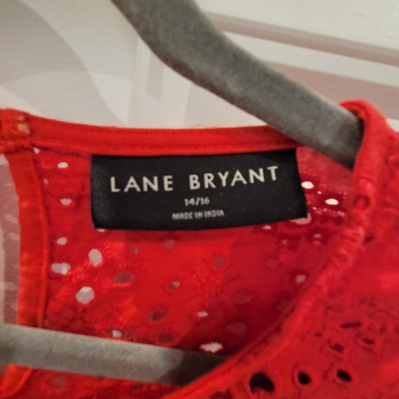 Lane Bryant Short Sleeved Poppy Eyelet Top Size 14/16 - Picture 3 of 3